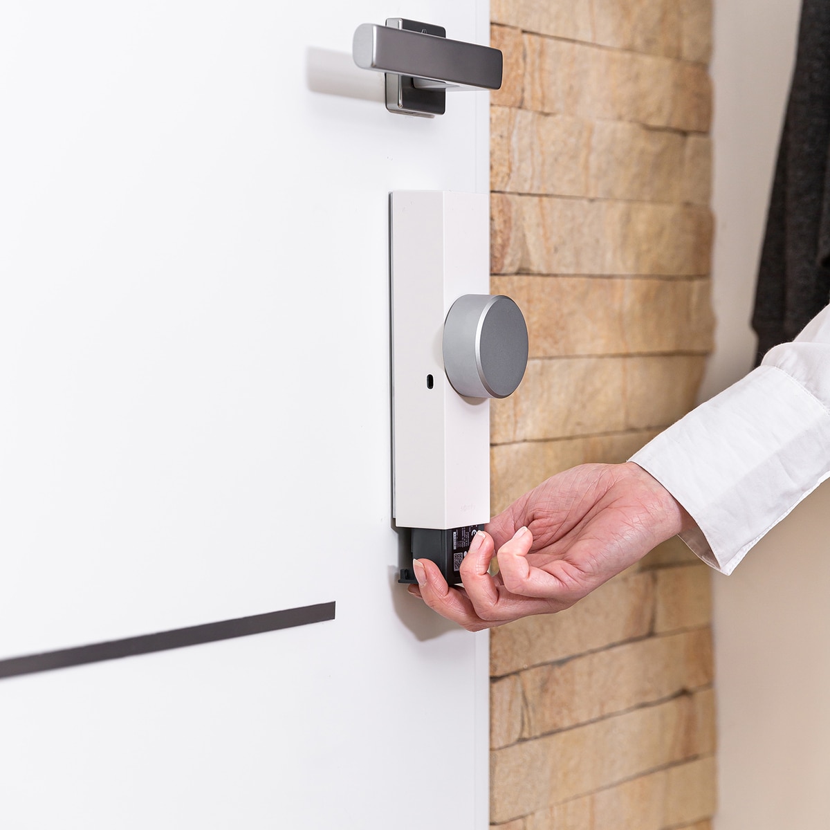 Zamek sterowany smartfonem Door Keeper - biały - 1870660 - 6 - Somfy