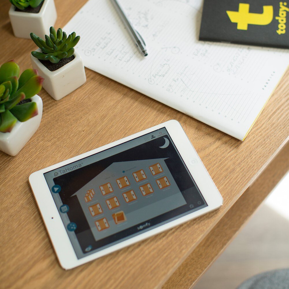 somfy-centrala-smart-home-tahoma-aplikacja